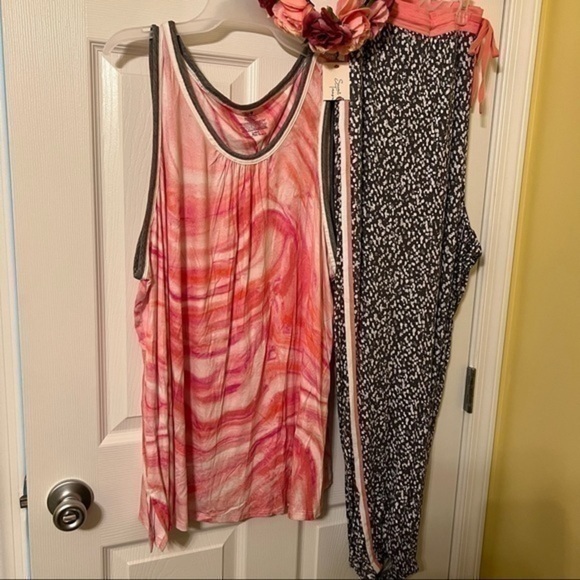 Pajama Set Pajama Set - Picture 1 of 5